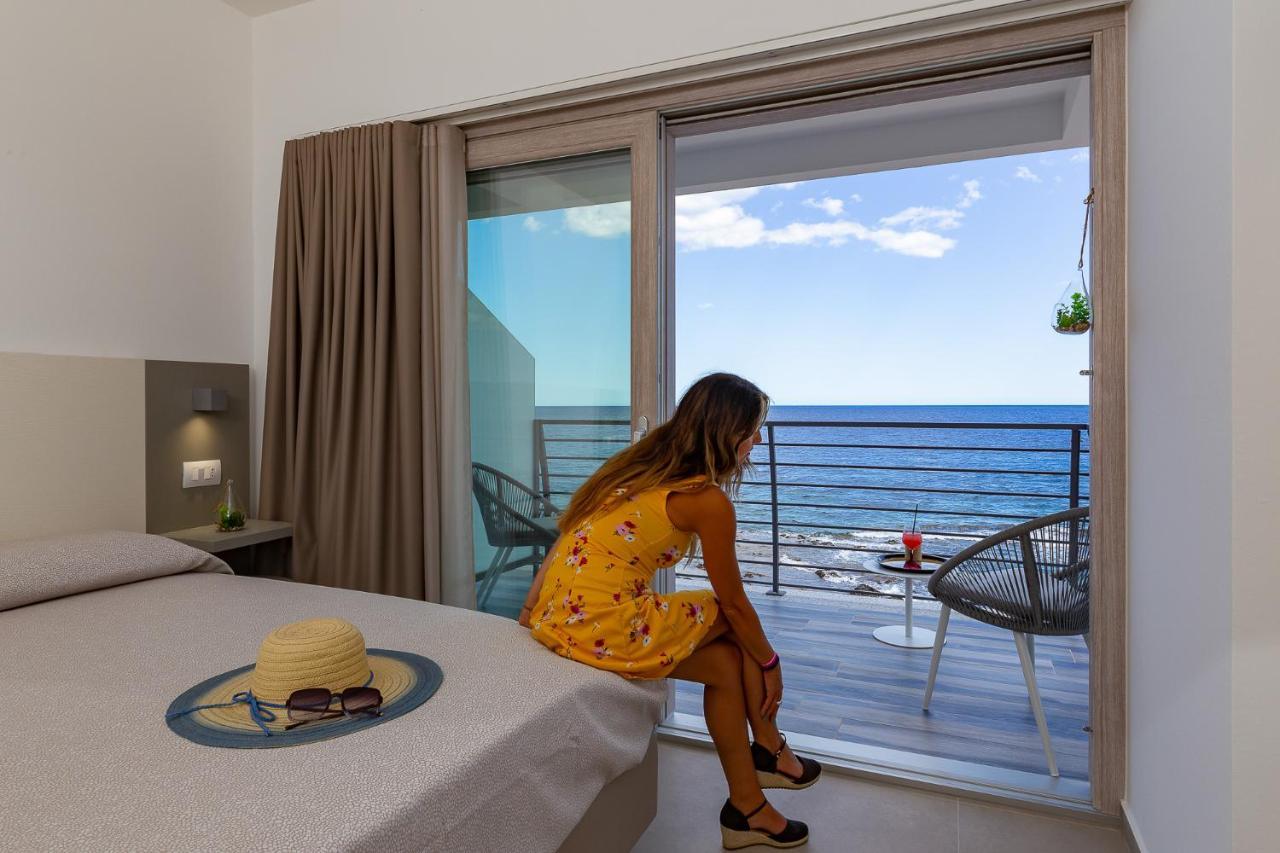 Hotel Caramare 칼라고노네 외부 사진