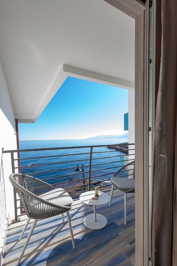 Hotel Caramare 칼라고노네 외부 사진